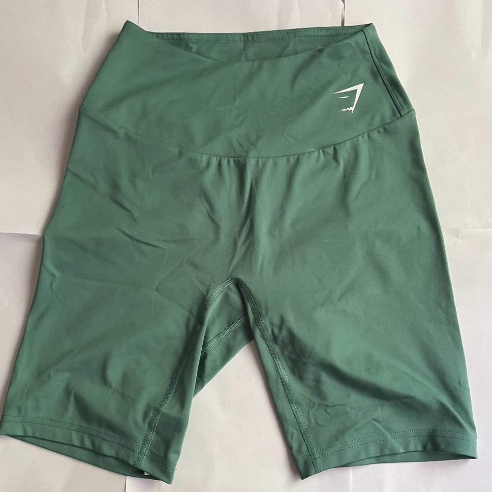 Gymshark Training Biker Shorts in light green in M